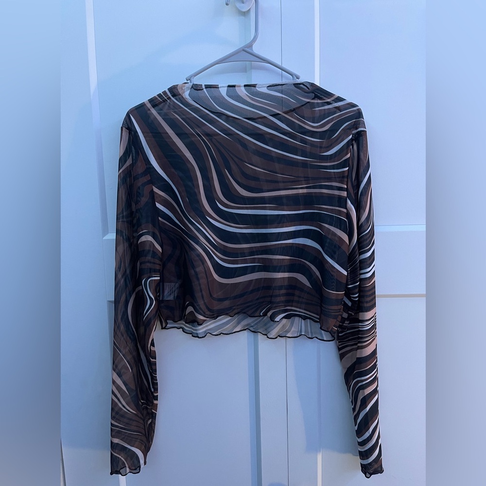 Allover Print Trim Mesh Crop Top - Picture 4 of 4